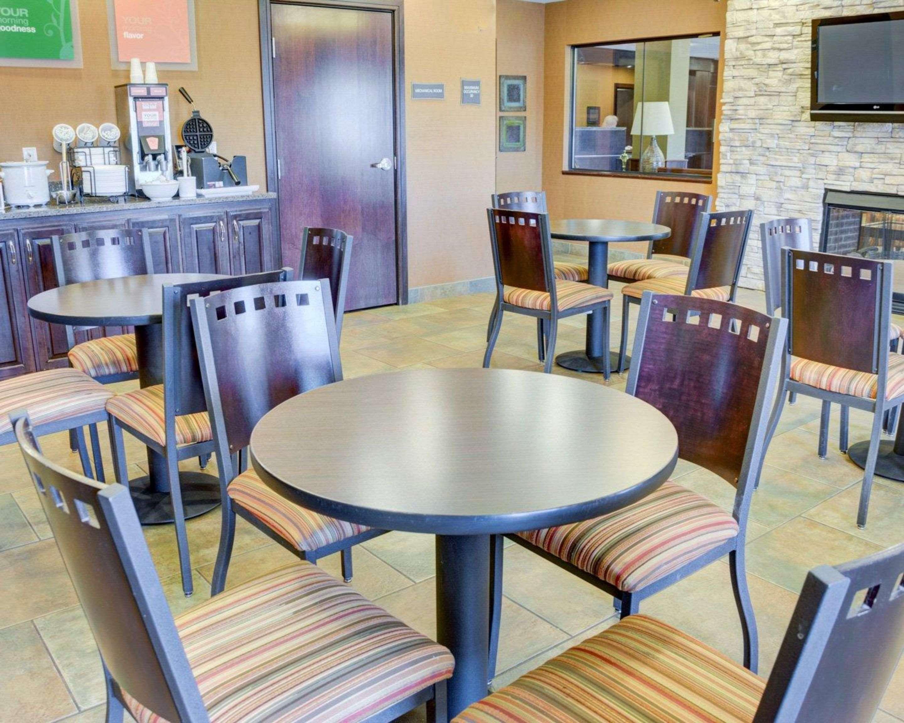 Comfort Inn & Suites Russellville I-40 Exterior foto